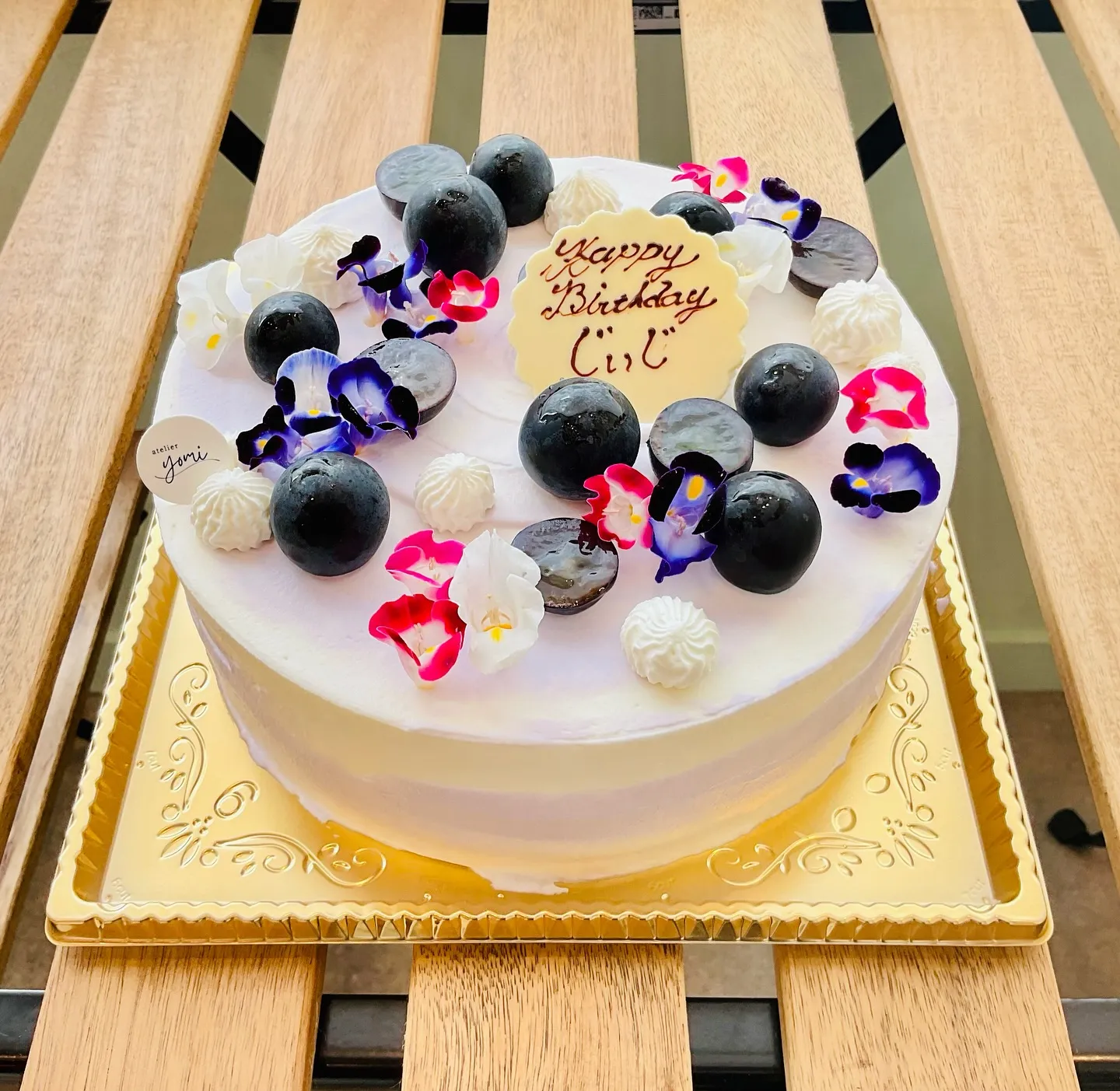 ナガノパープルのホールケーキ