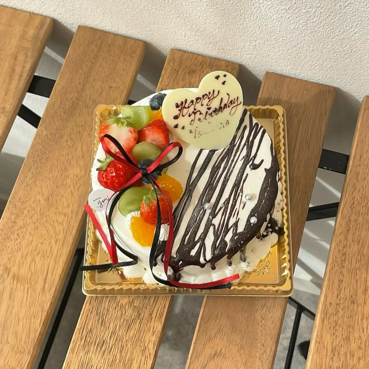 派手＆華やかなハーフデザインケーキ🎂
