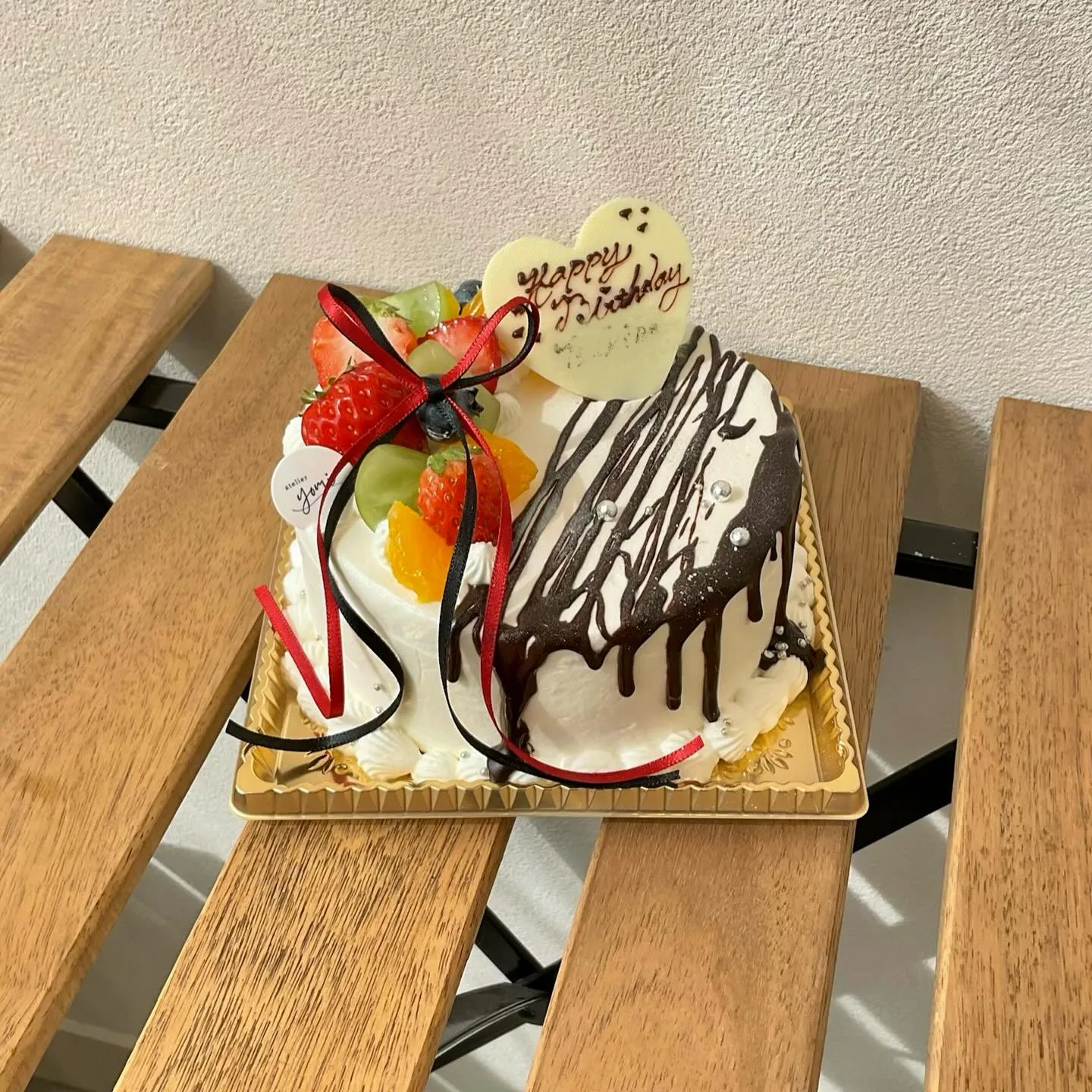 派手＆華やかなハーフデザインケーキ🎂