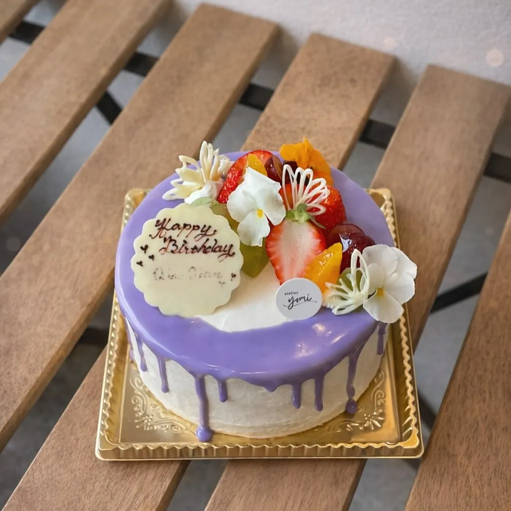 ラベンダーカラーのオーダーケーキ