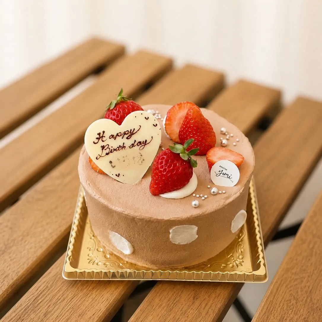 チョコクリーム苺ホールケーキ４号サイズ
