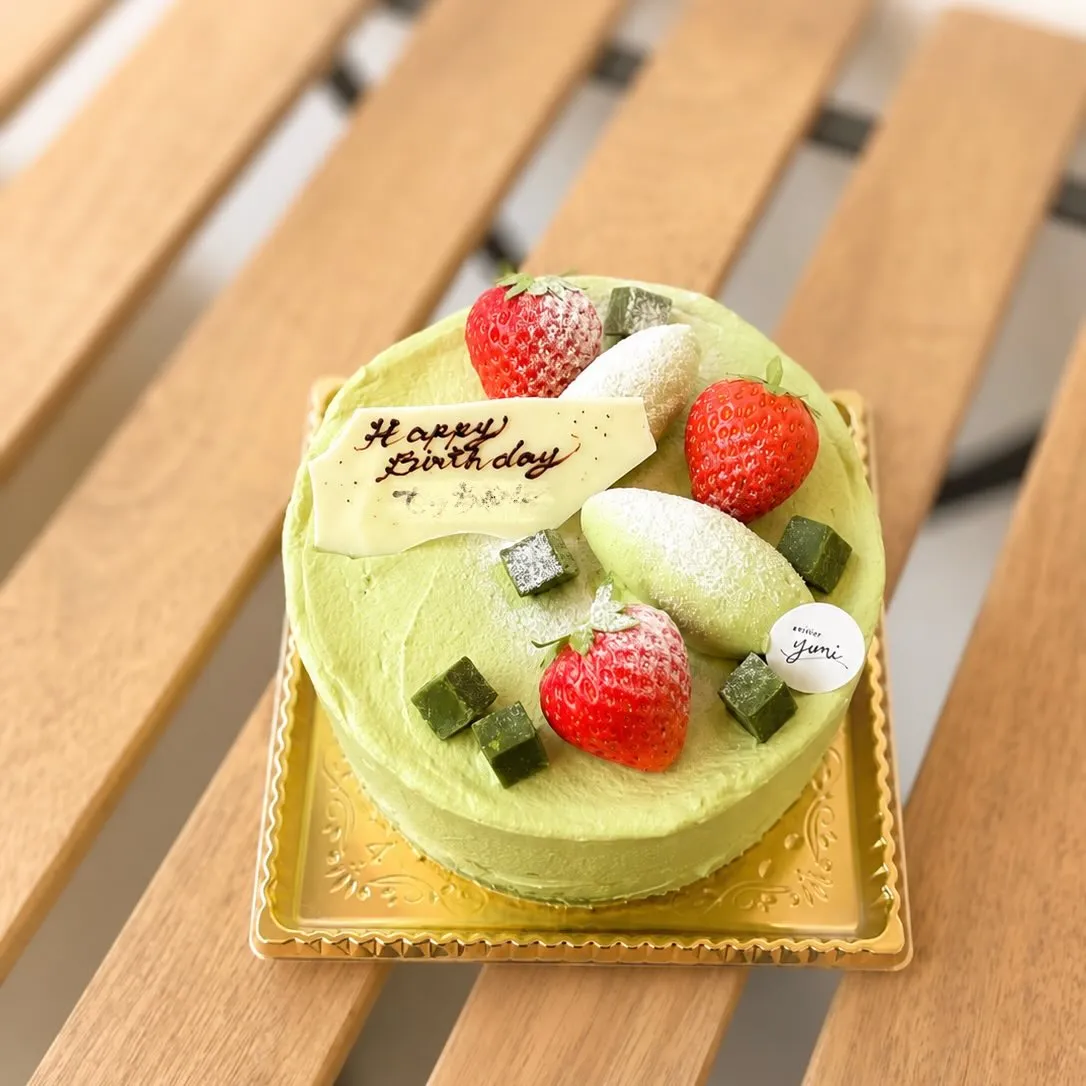 苺と抹茶クリームのホールケーキ４号サイズ