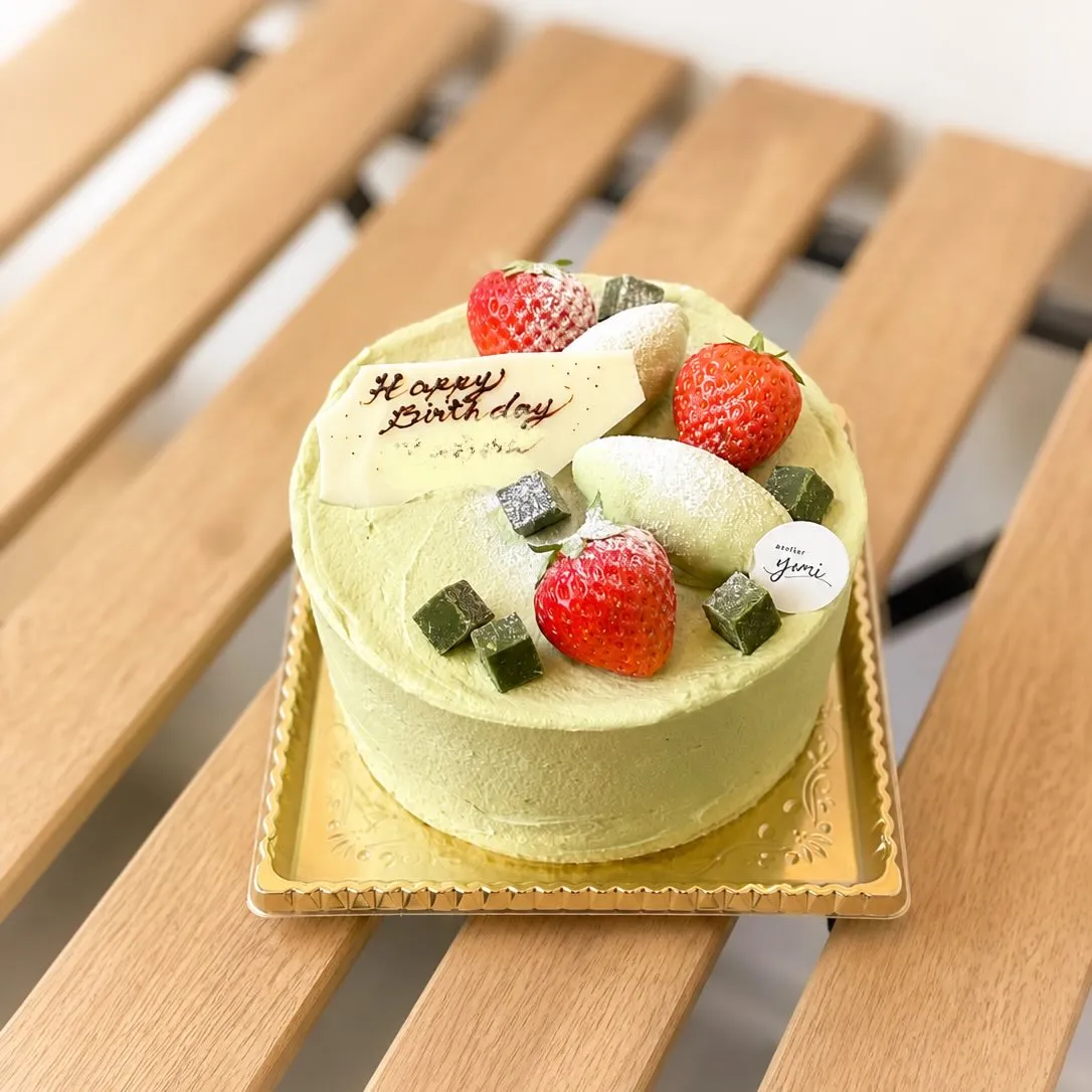 苺と抹茶クリームのホールケーキ４号サイズ